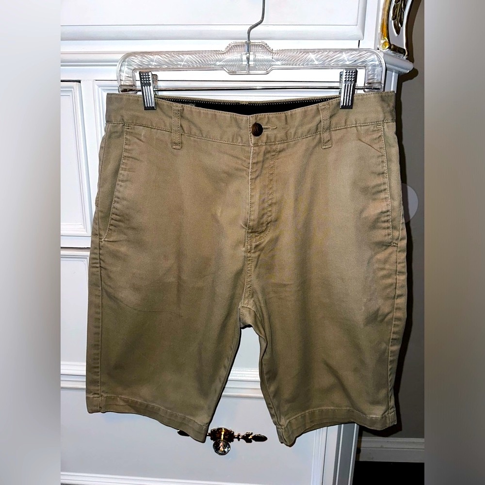 Men’s Volcom Chino Khaki Shorts, Size 30